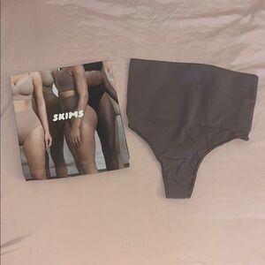 💖 SKIMS Umber Core Control Thong